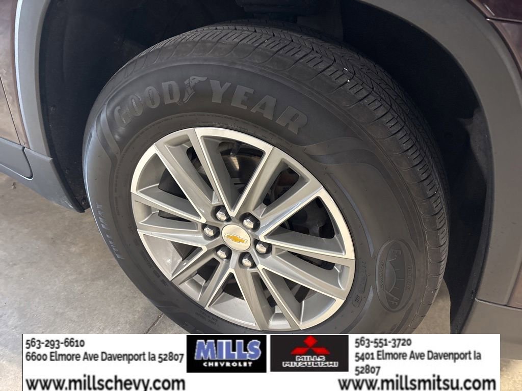 Used 2023 Chevrolet Traverse LT FWD image 20