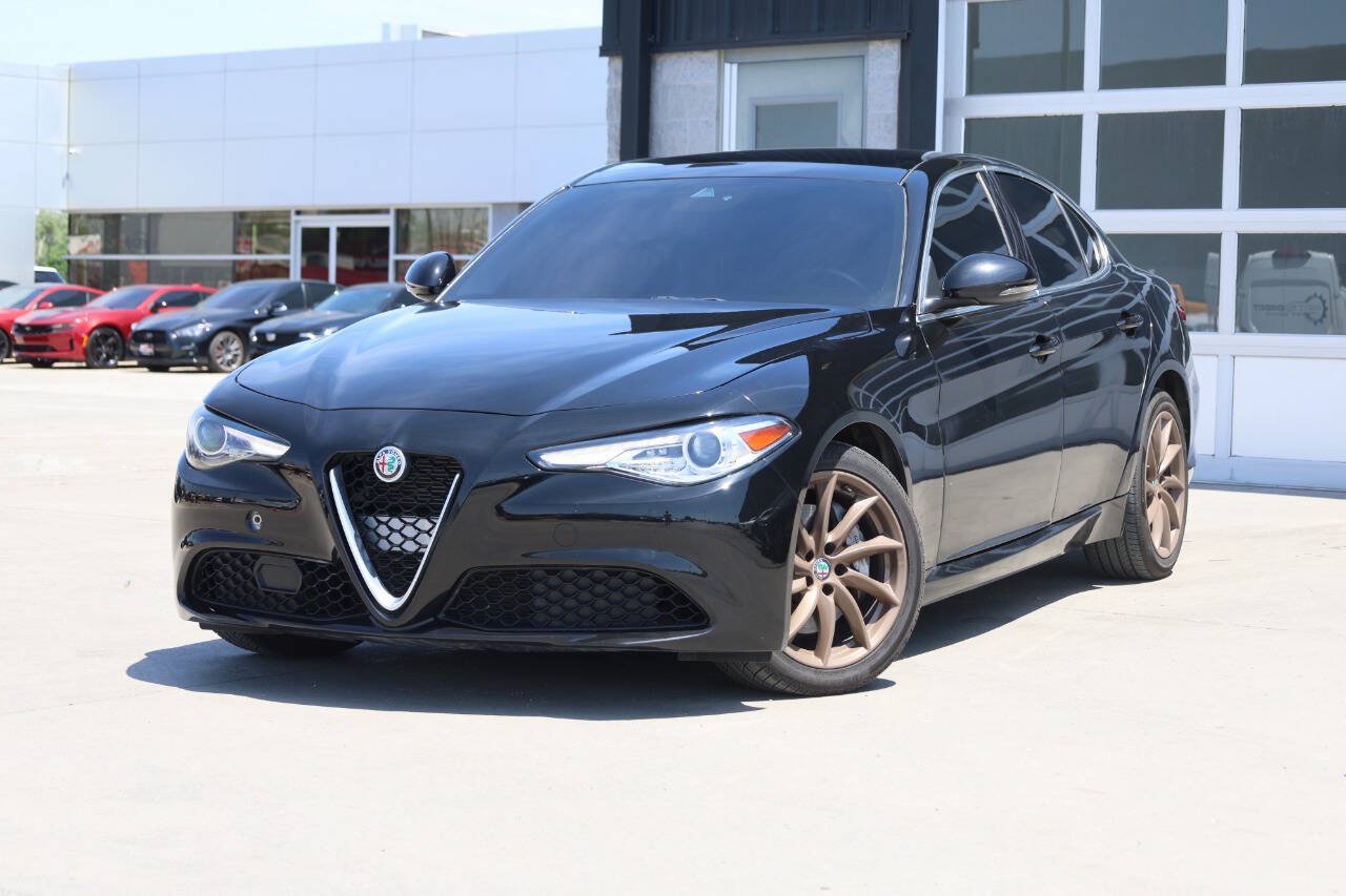 Used 2020 Alfa Romeo Giulia AWD w/ Cold Weather Package image 3