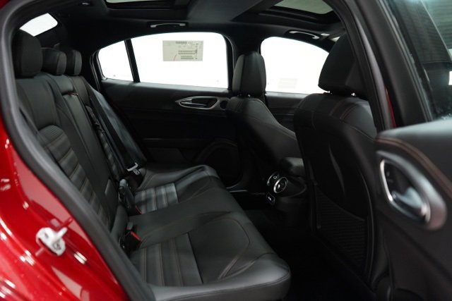 New 2025 Alfa Romeo Giulia Intensa w/ Driving Assist Package image 33