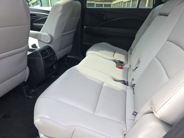 Used 2023 Honda Passport EX-L image 13