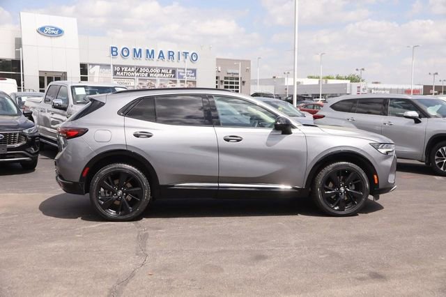 Used 2022 Buick Envision Essence w/ Technology Package I FWD image 5