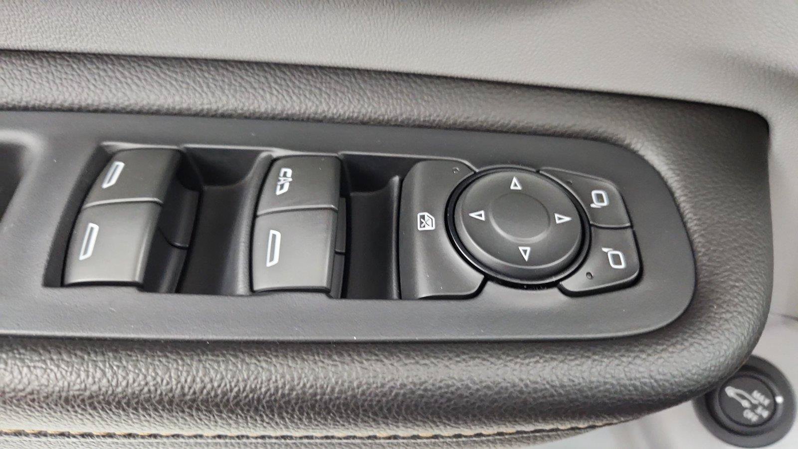 Used 2020 GMC Terrain SLE w/ Driver Convenience Package FWD image 43