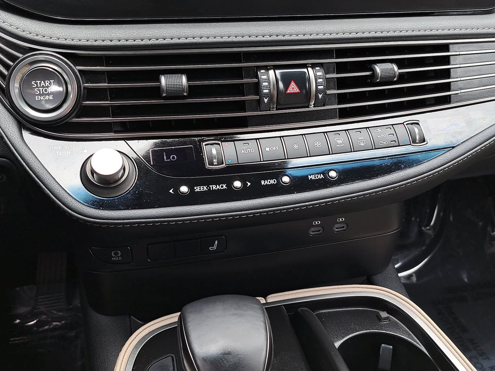 Used 2023 Lexus LS 500 w/ Accessory Package (Z1) RWD image 25