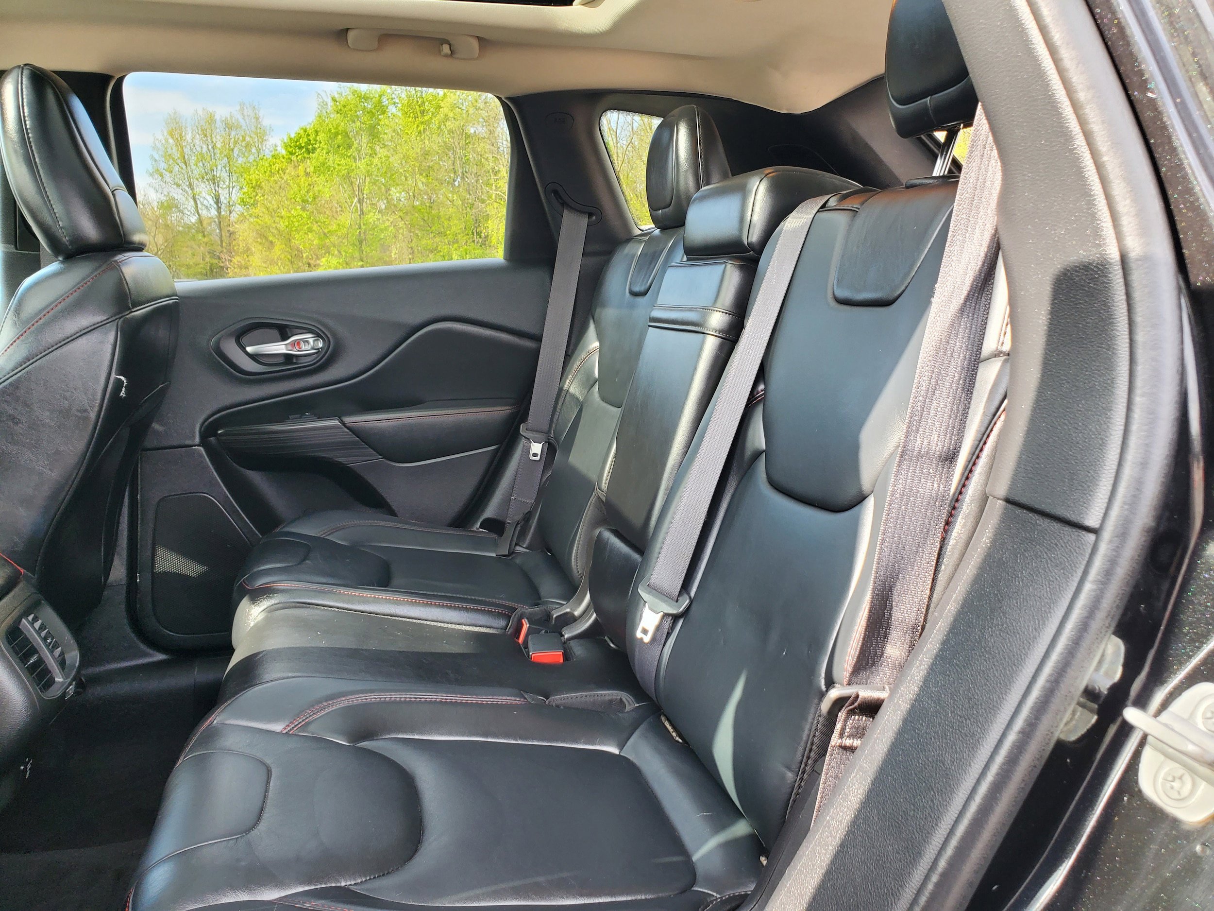 Used 2014 Jeep Cherokee Trailhawk AWD/4WD image 27