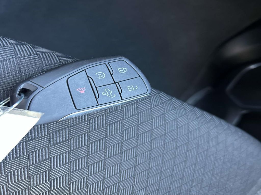 Used 2025 Chevrolet Silverado 1500 LT image 20