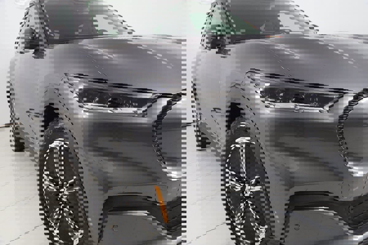 Used 2021 Ford Mustang Mach-E Select w/ Comfort/Appearance Package image 17