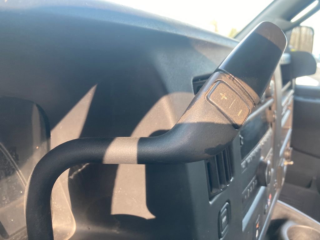 Used 2018 Chevrolet Express 2500 w/ Driver Convenience Package image 28