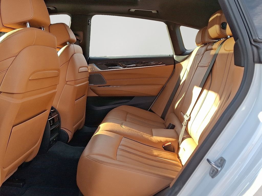 Used 2018 BMW 640i Gran Turismo xDrive image 8