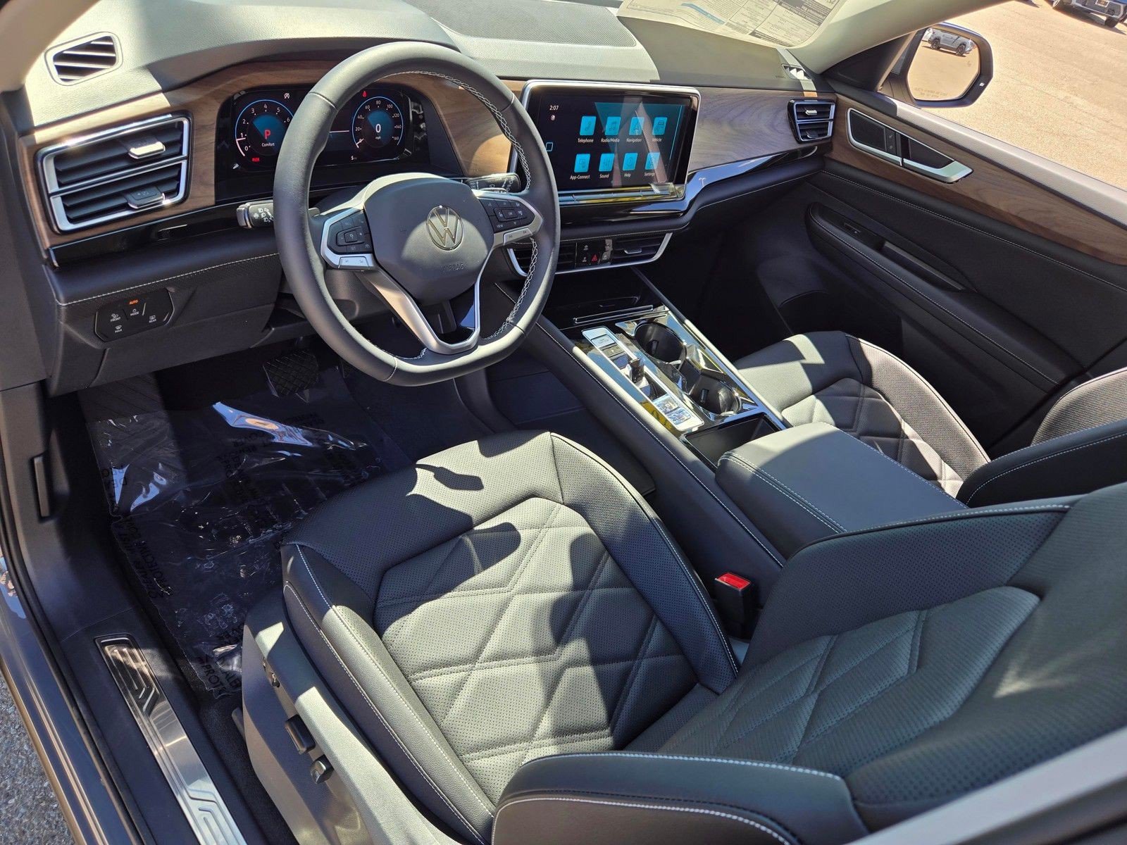 New 2026 Volkswagen Atlas SE FWD image 11