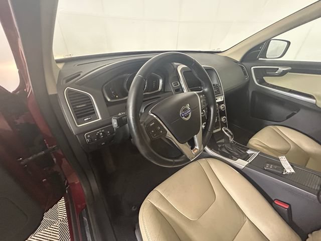 Used 2016 Volvo XC60 T6 w/ Proximity Package AWD/4WD image 14