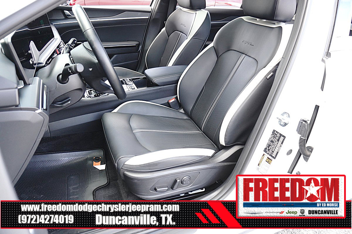 Used 2025 Kia K5 GT-Line w/ GT-Line Premium Package FWD image 13
