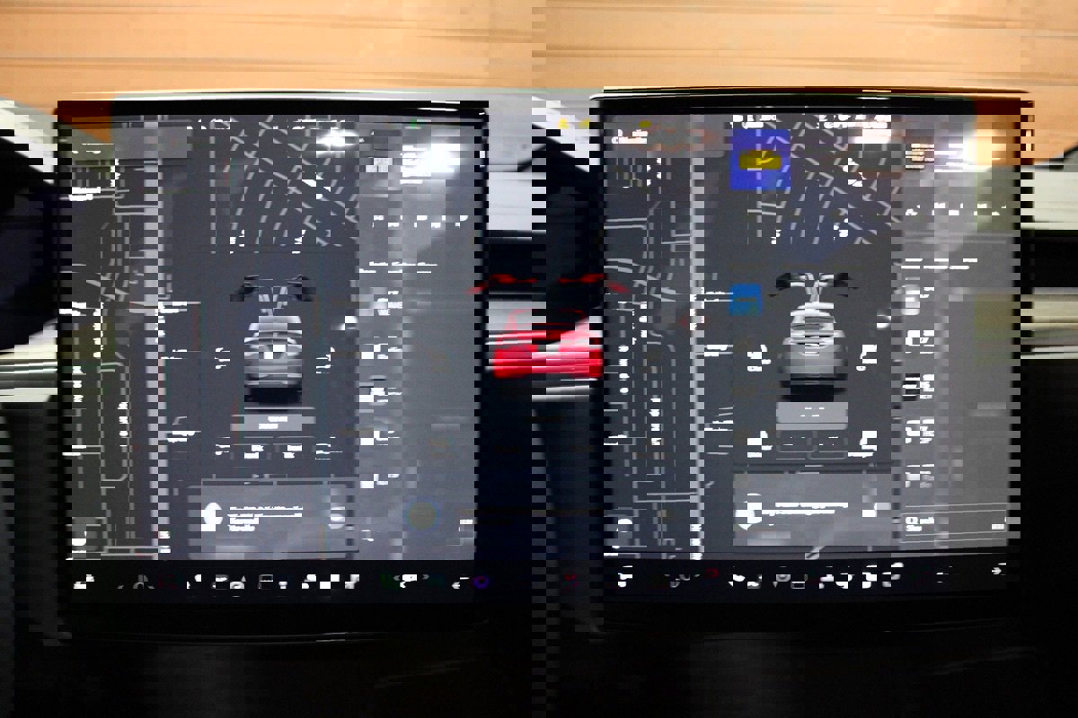 Used 2023 Tesla Model X 6 Seater AWD image 23