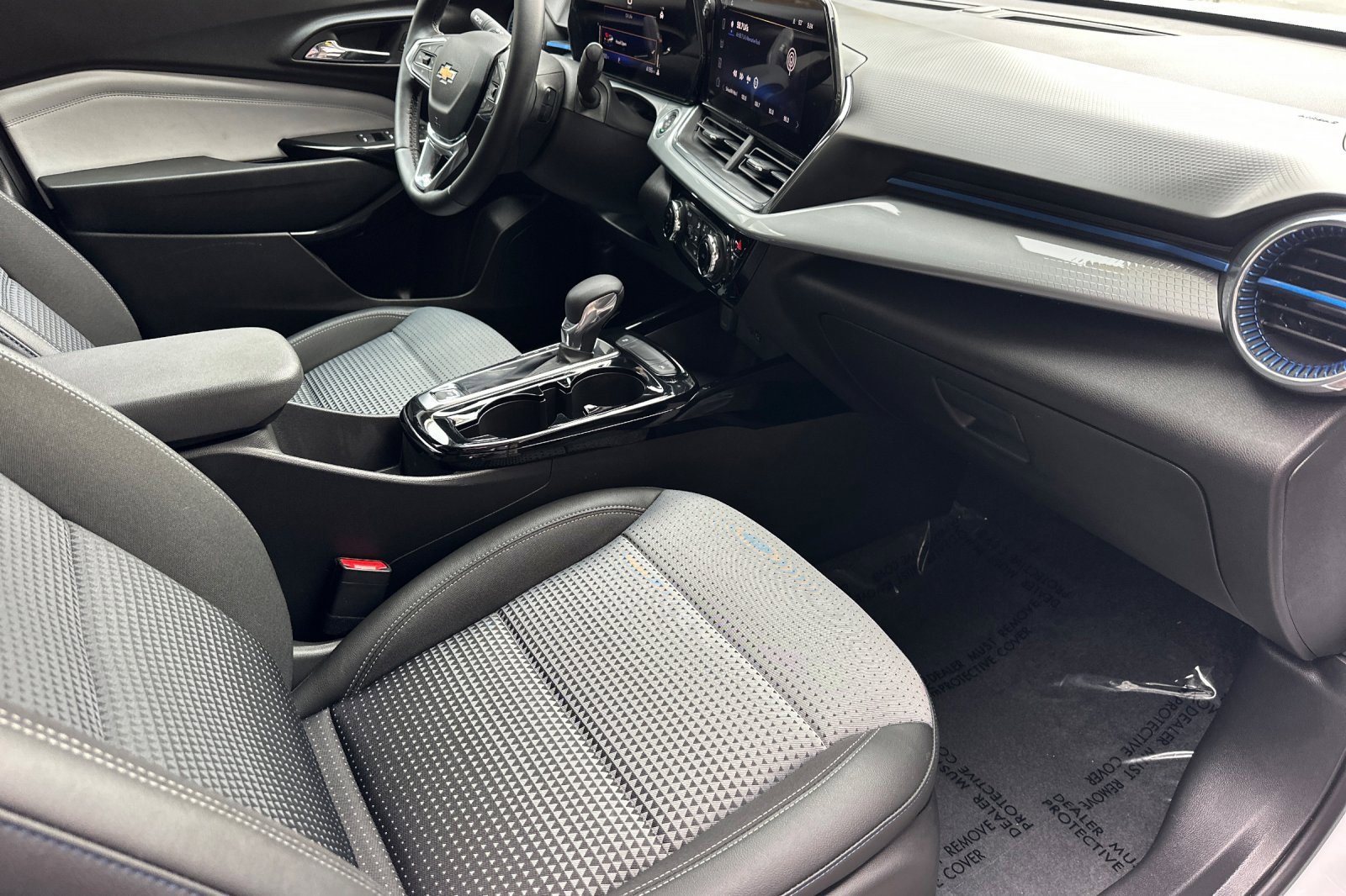 Used 2025 Chevrolet Trax LT w/ Driver Confidence Package image 20