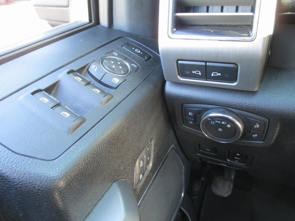 Used 2019 Ford F350 Platinum w/ Platinum Ultimate Package image 30