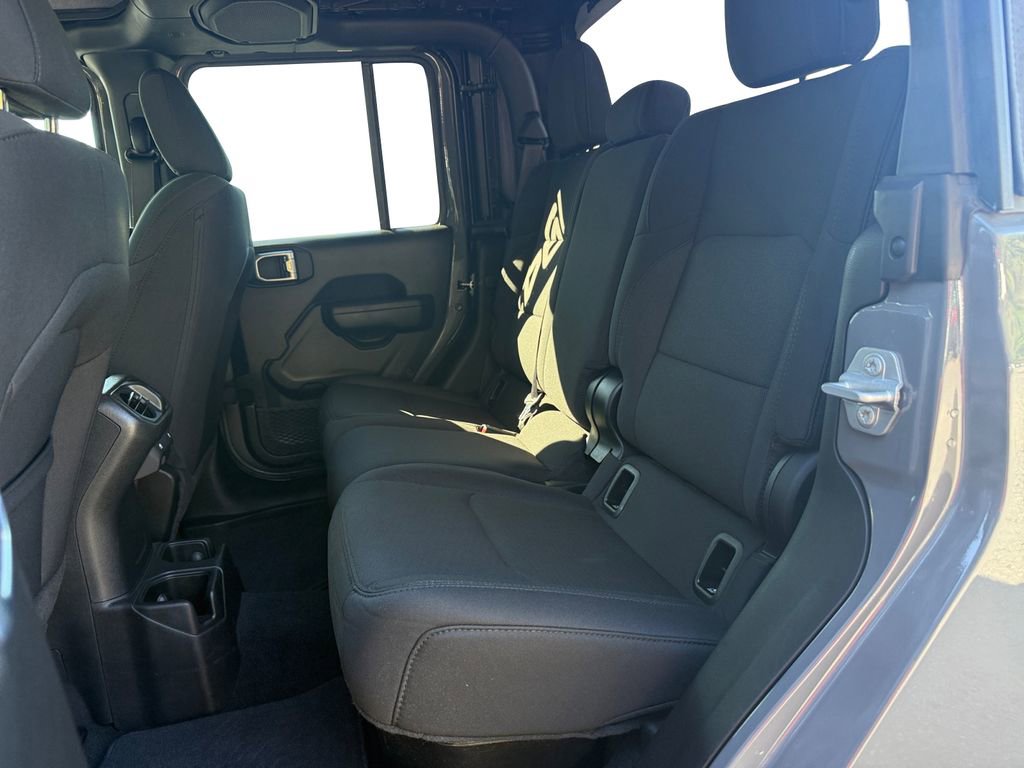 Used 2023 Jeep Gladiator Sport image 13