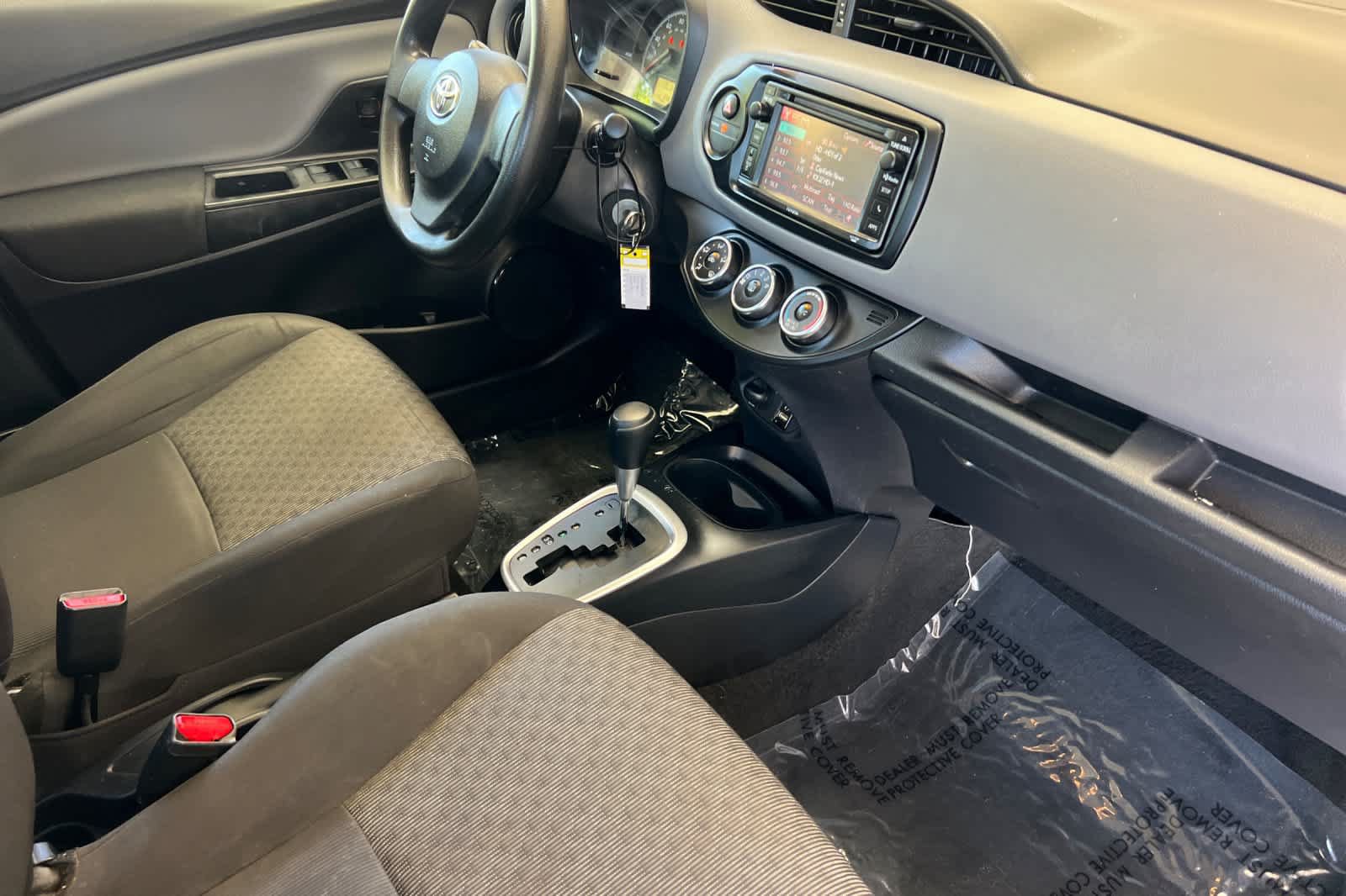 Used 2015 Toyota Yaris L FWD image 17