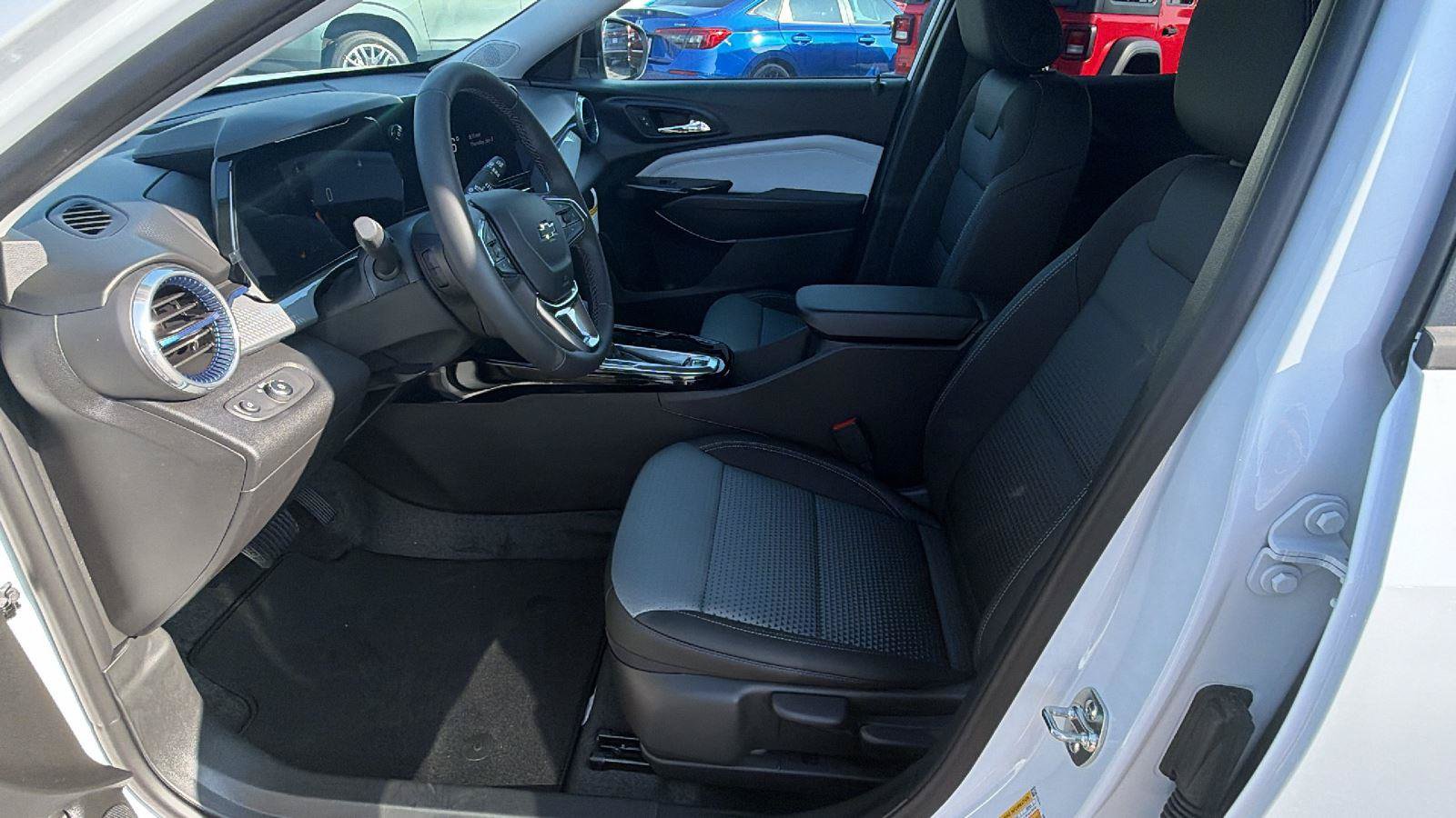 New 2026 Chevrolet Trax LT w/ Driver Confidence Package FWD image 15