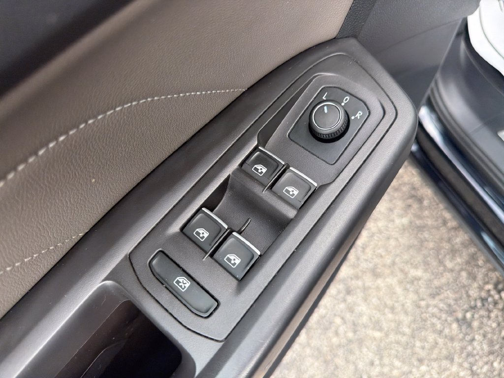 Used 2023 Volkswagen Atlas Cross Sport SE w/ Panoramic Sunroof Package AWD/4WD image 26
