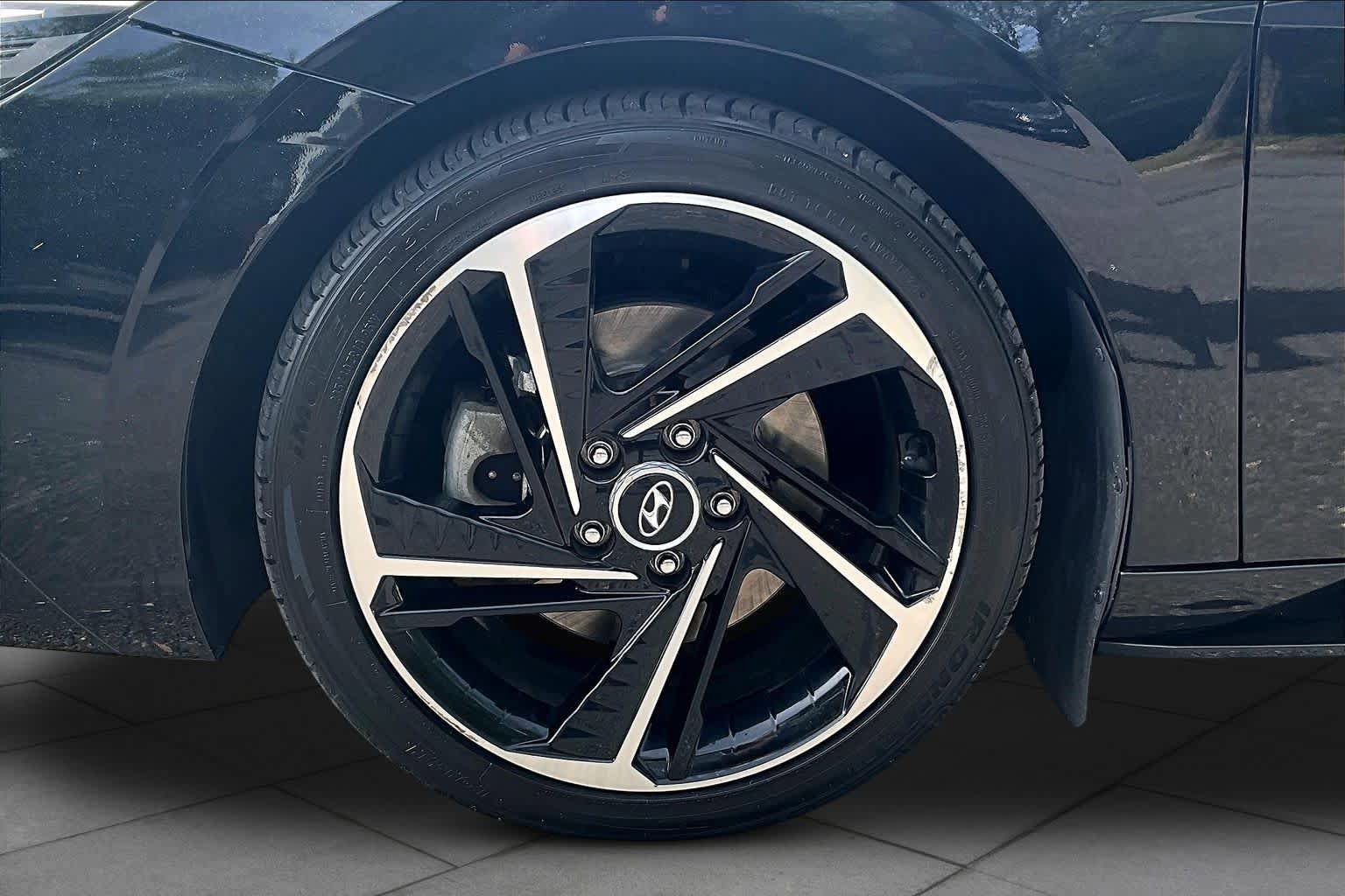 Used 2021 Hyundai Elantra N Line FWD image 11