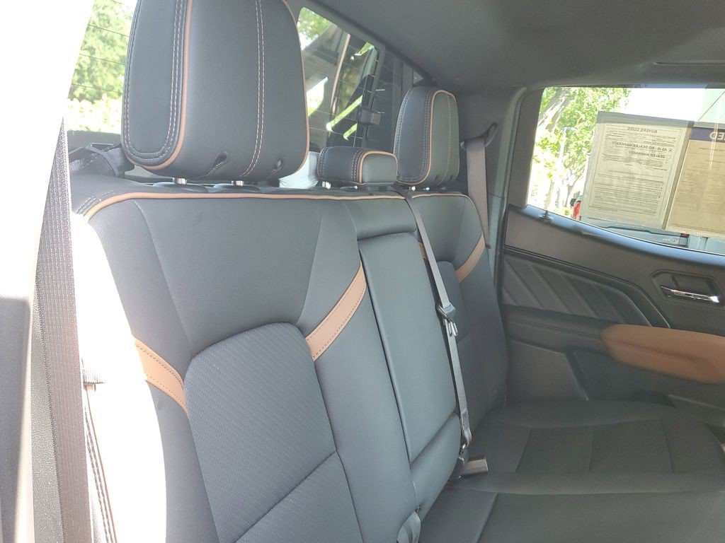 Certified 2025 GMC Canyon AT4 w/ Nightfall Edition AWD/4WD image 23