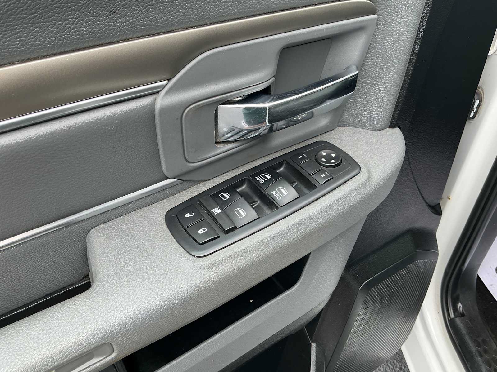 Used 2017 RAM 1500 Outdoorsman AWD/4WD image 19