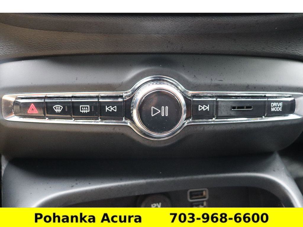 Used 2022 Volvo XC40 T5 R-Design w/ Advanced Package image 16
