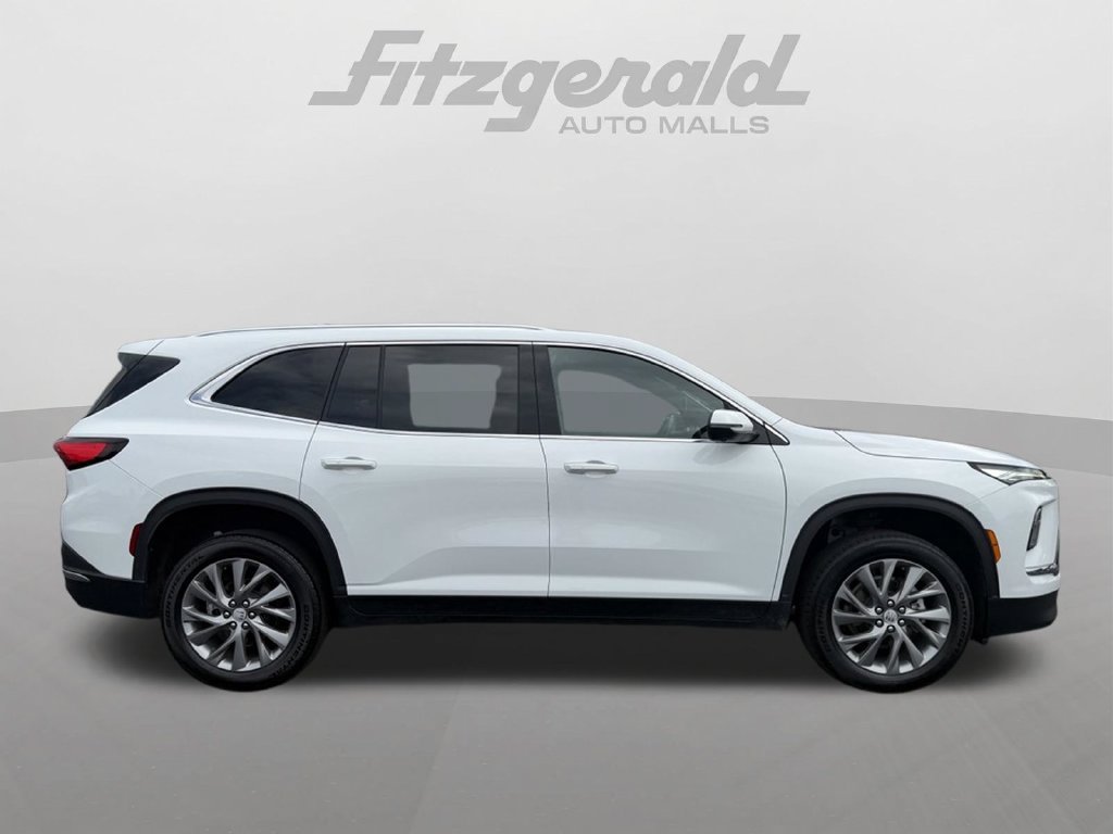 Used 2025 Buick Enclave Preferred AWD/4WD image 7