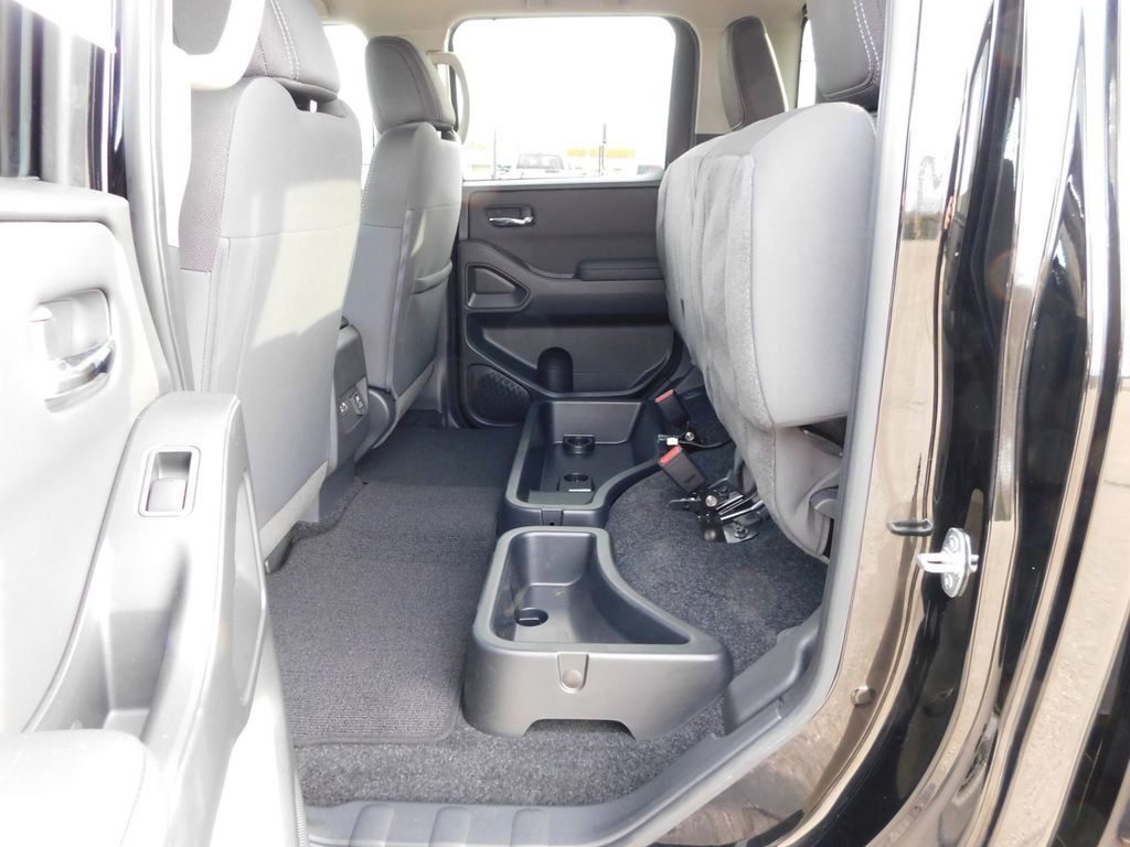 Used 2024 Nissan Frontier SV w/ Hardbody Edition image 25
