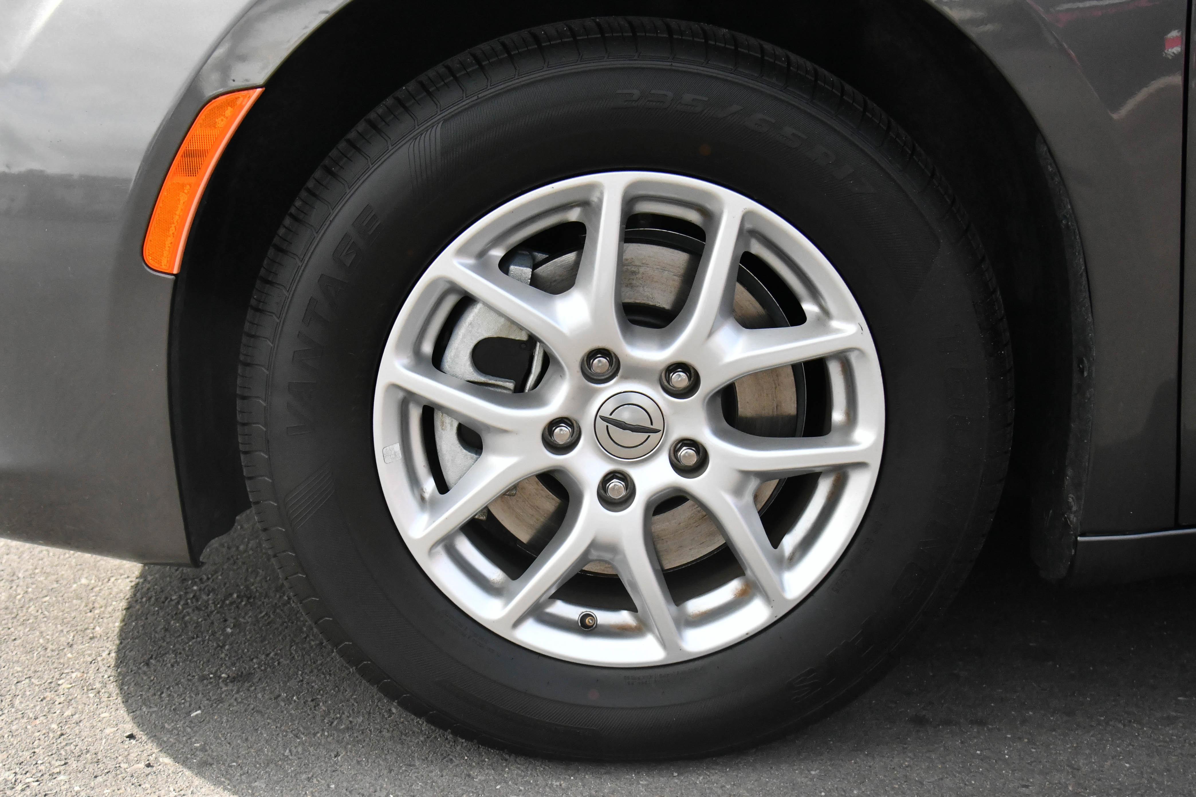 Used 2023 Chrysler Voyager LX FWD image 12