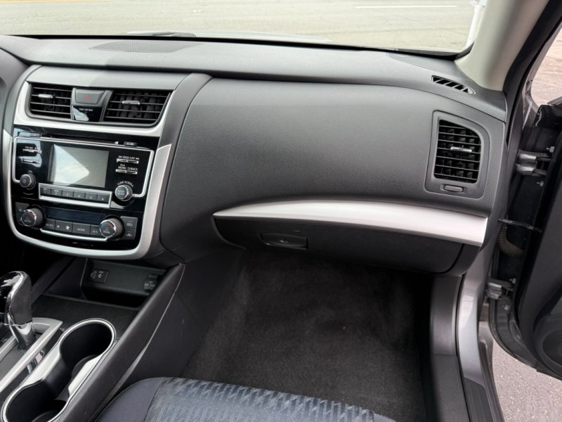 Used 2018 Nissan Altima 2.5 SV FWD image 21
