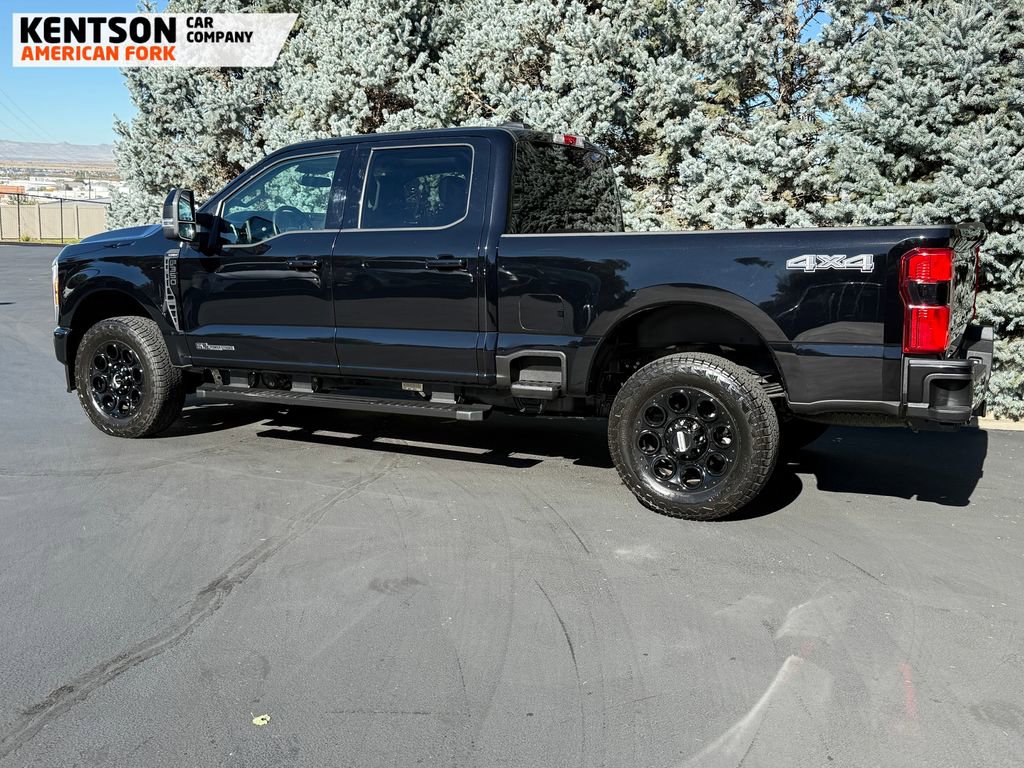Used 2025 Ford F350 Lariat w/ Black Appearance Package image 5