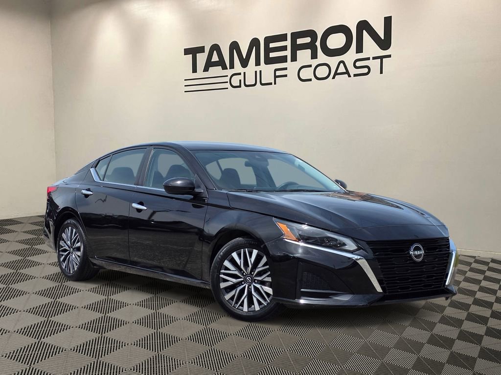 Used 2023 Nissan Altima 2.5 SV image 1