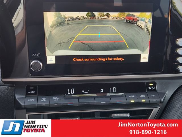 Used 2025 Toyota Camry SE FWD image 18