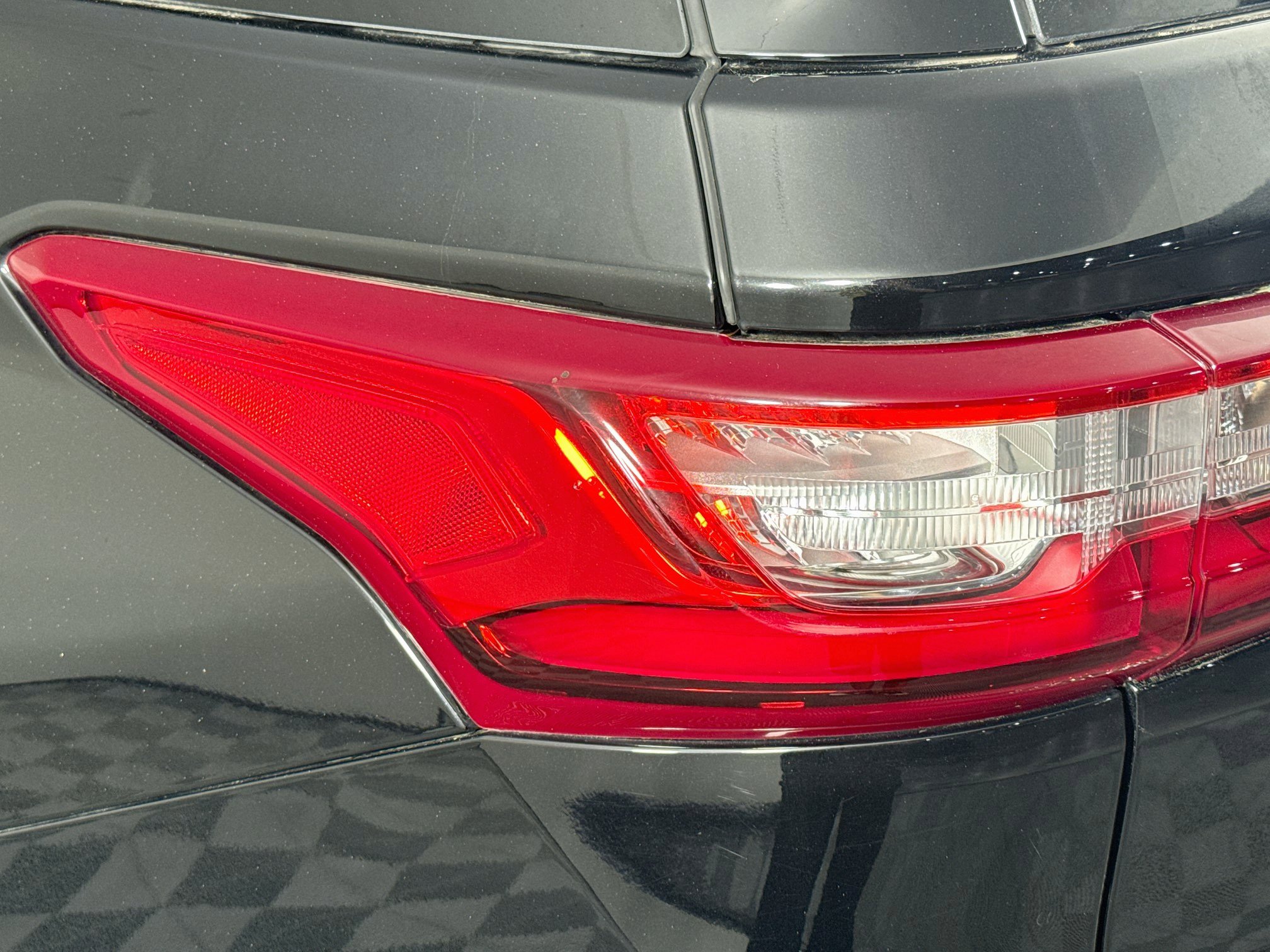 Used 2020 Chevrolet Traverse LT FWD image 34