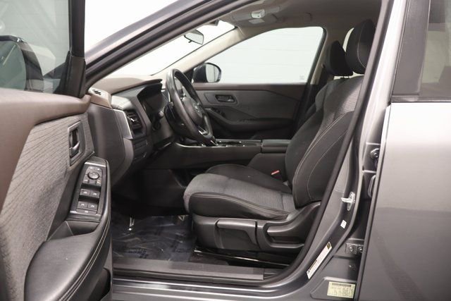 Used 2021 Nissan Rogue S image 11