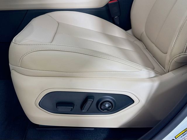 New 2025 Jeep Grand Cherokee Limited image 22