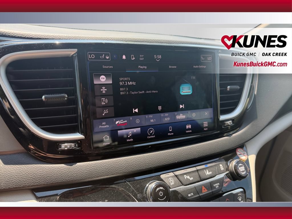 Used 2023 Chrysler Pacifica Touring-L FWD image 26