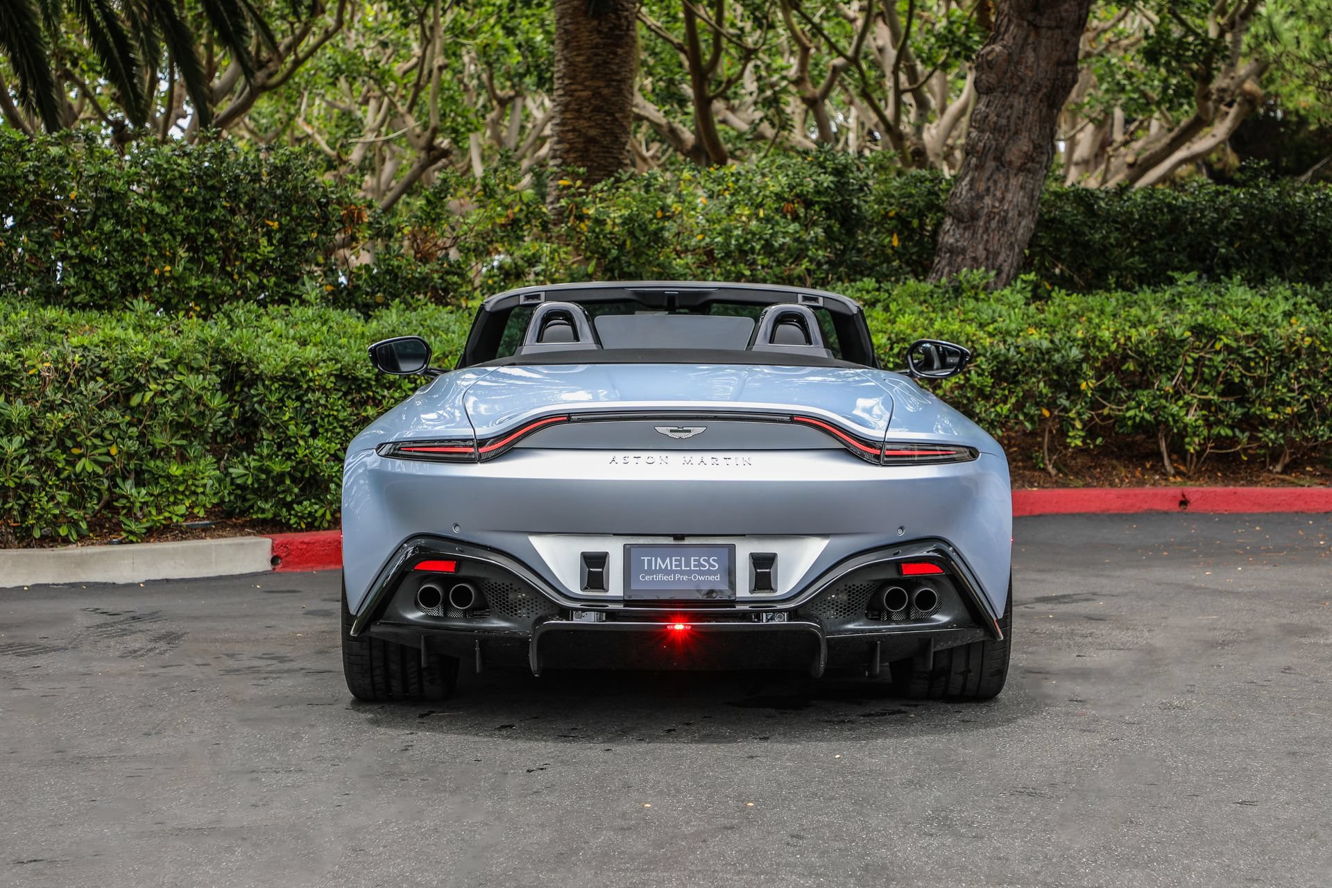 Used 2023 Aston Martin V8 Vantage Roadster RWD image 7