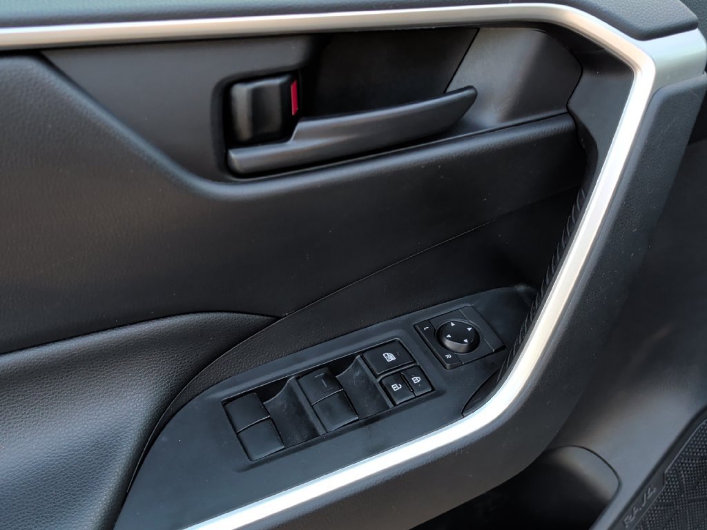 Used 2019 Toyota RAV4 LE w/ All Weather Liner Package AWD/4WD image 15