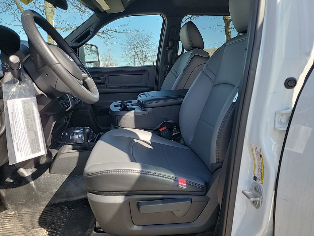 New 2024 RAM 5500 Tradesman w/ Chrome Appearance Group image 8