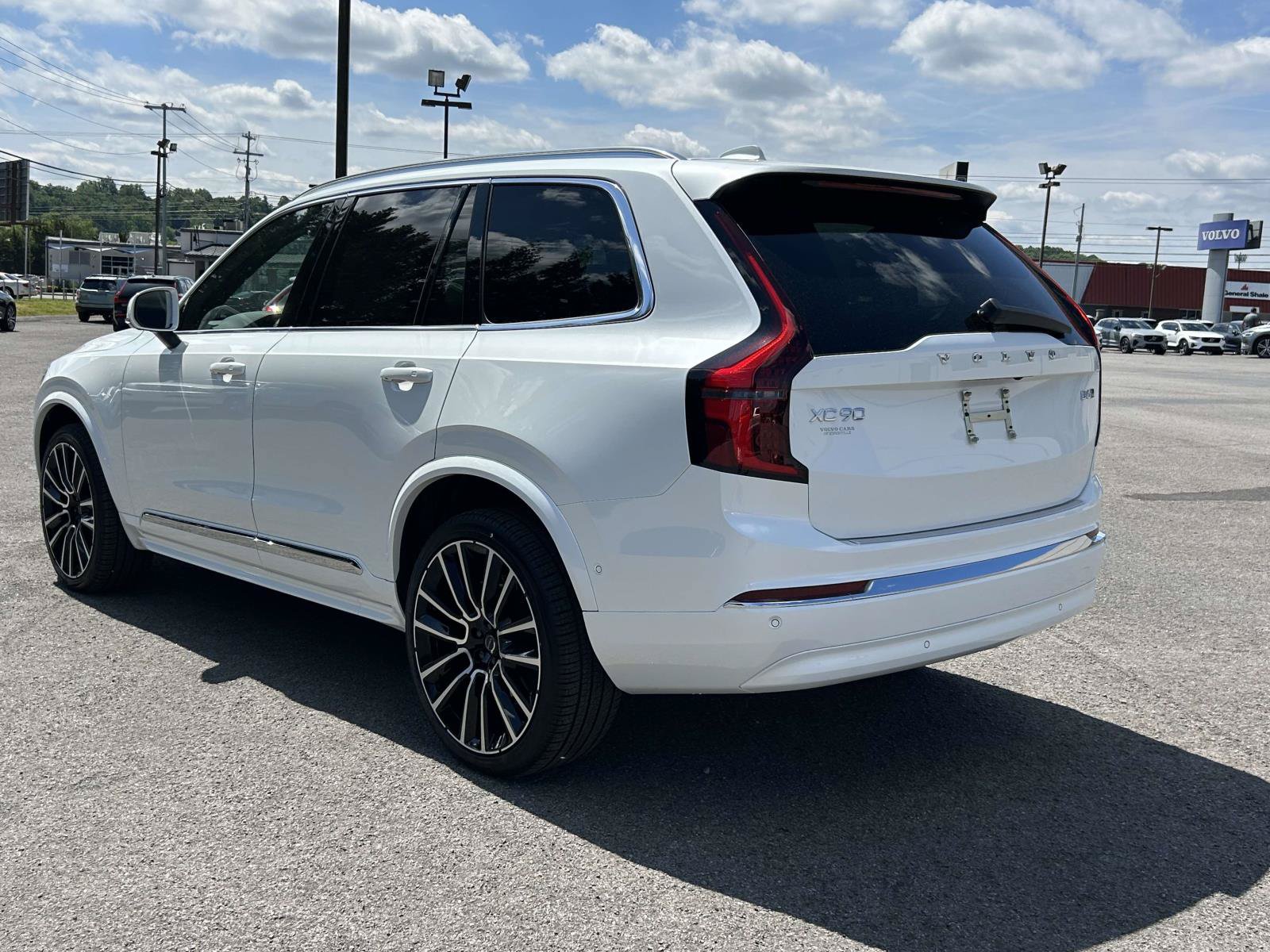 New 2026 Volvo XC90 B6 Plus w/ Protection Package Premier AWD/4WD image 5