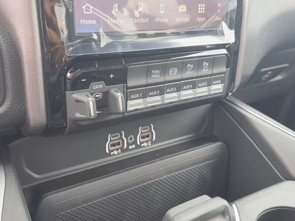 New 2026 RAM 3500 Big Horn AWD/4WD image 17