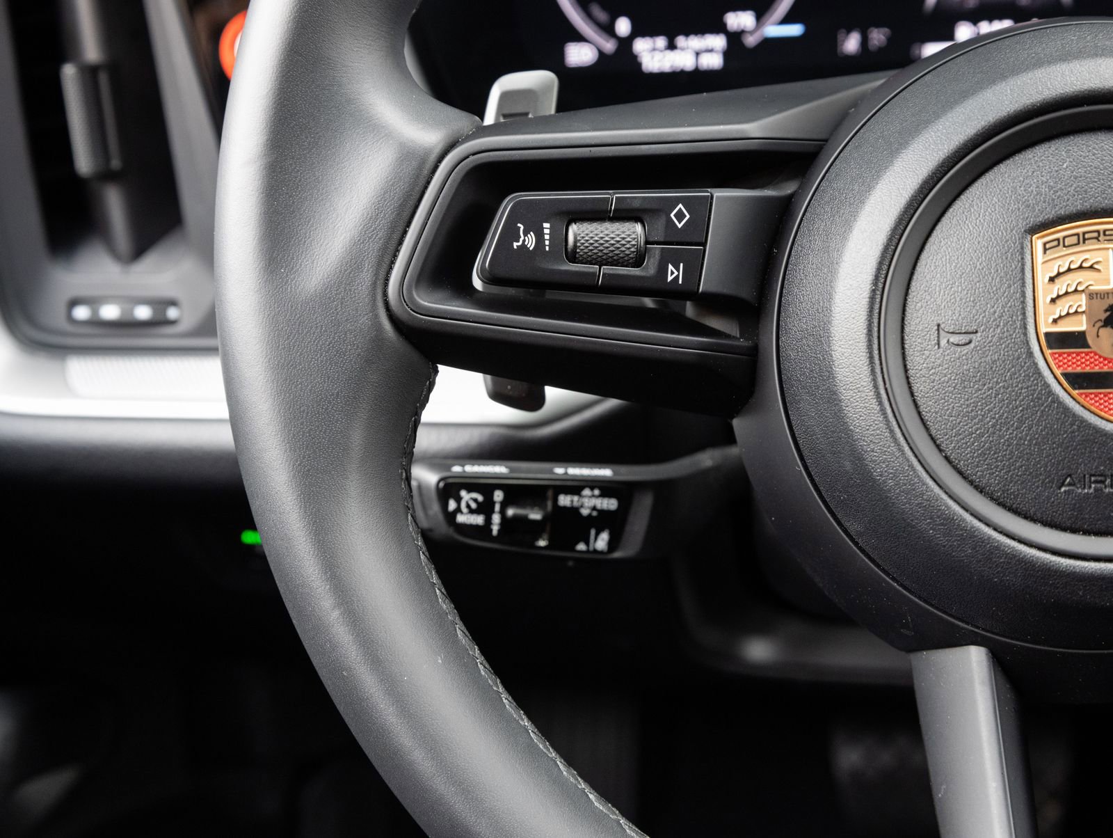 Certified 2025 Porsche Cayenne image 15