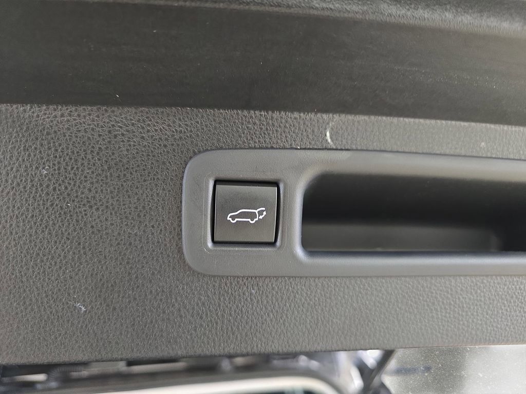 Used 2022 Toyota Highlander XLE image 29