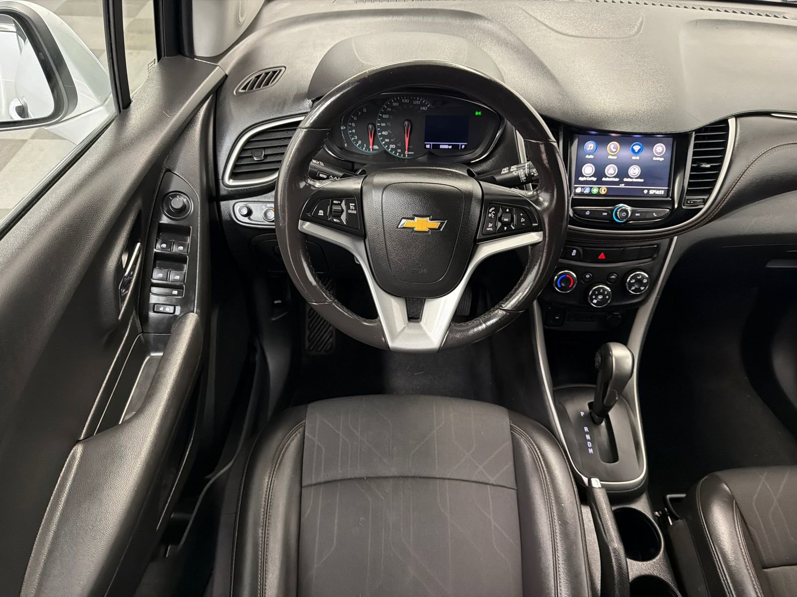 Used 2020 Chevrolet Trax LT w/ LT Convenience Package image 18