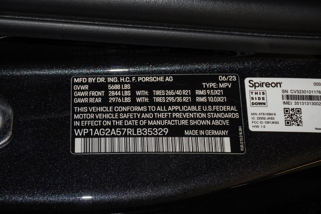 Used 2024 Porsche Macan S AWD/4WD image 30