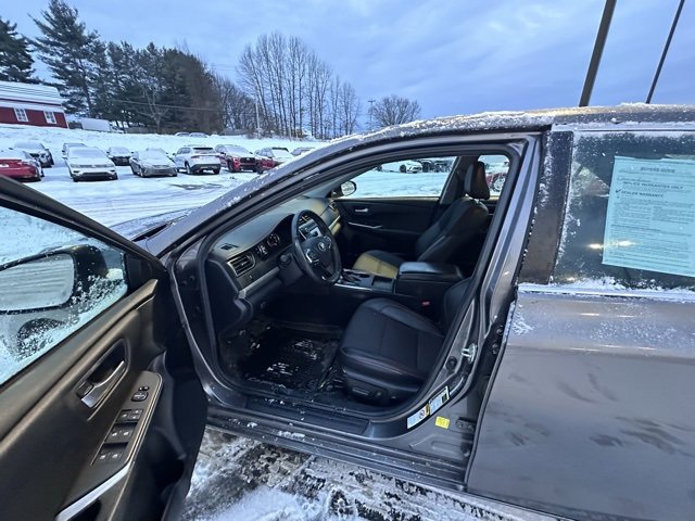 Used 2017 Toyota Camry SE image 11