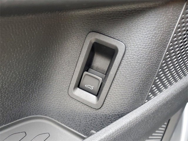 New 2025 Volkswagen ID. Buzz Pro S image 24