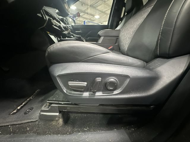 Used 2024 Toyota Tacoma Limited w/ Limited Package (LT) AWD/4WD image 18