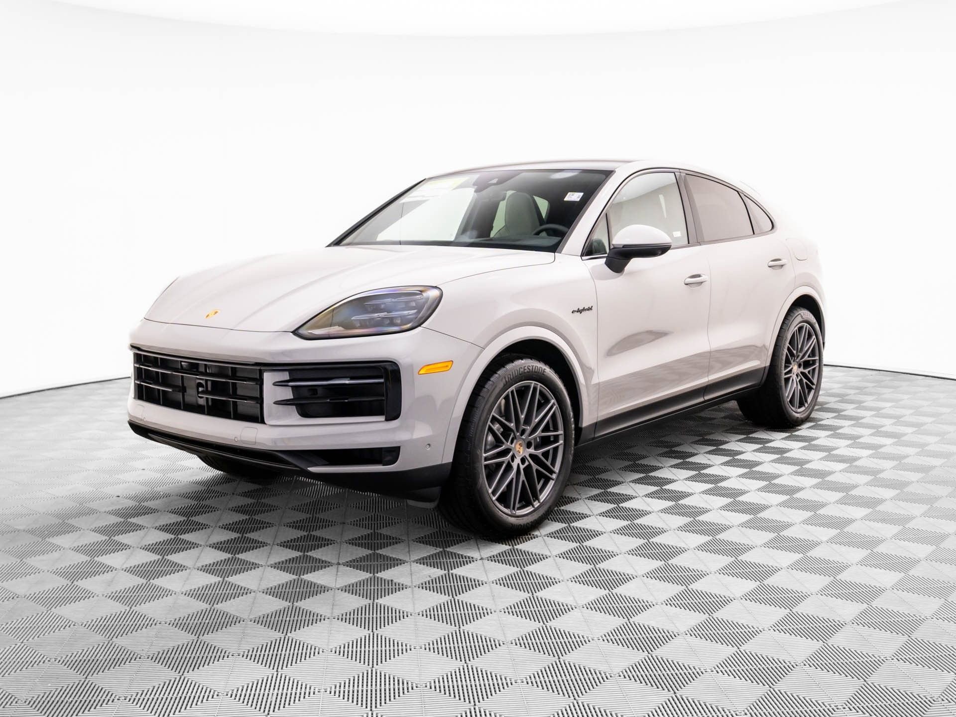 New 2026 Porsche Cayenne E-Hybrid Coupe AWD/4WD image 1
